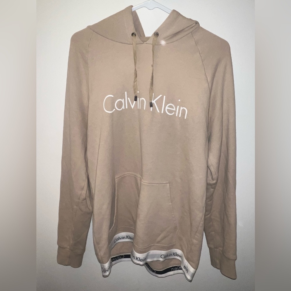 calvin klein beige sweater 💛